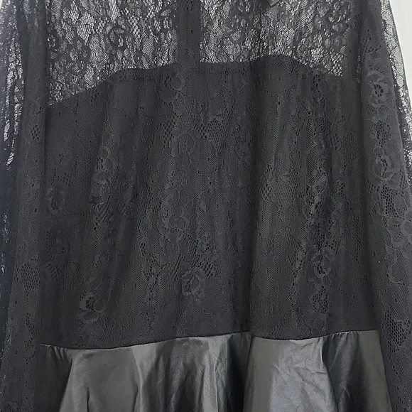 NWT ASHLEY STEWART BLACK LACE & FAUX LEATHER HI LOW GOTHIC TOP SIZE 14/16 - Picture 4 of 16